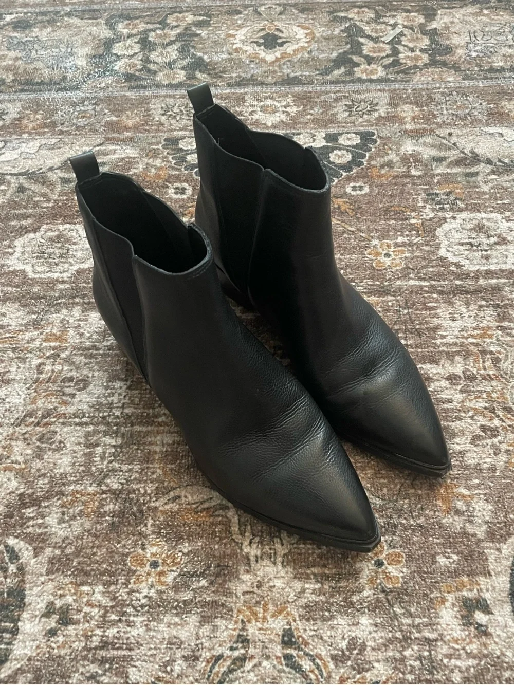 Marc Fisher Black Leather Pointed Toe Yale Ankle Boots Size 7